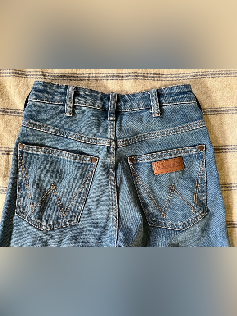 Wrangler High Rise Bootcut Jeans - Picture 8 of 8